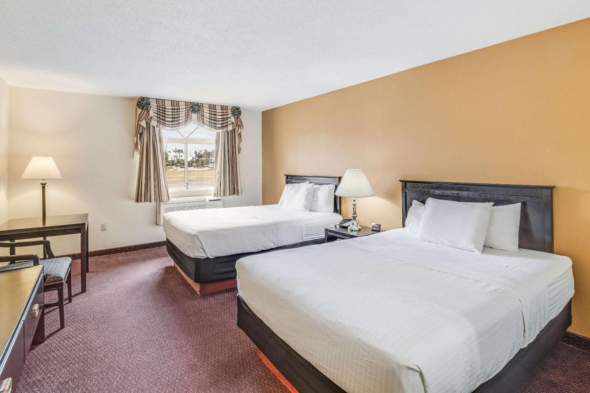 Econo Lodge Whitehall Near Michigan'S Adventure 外观 照片